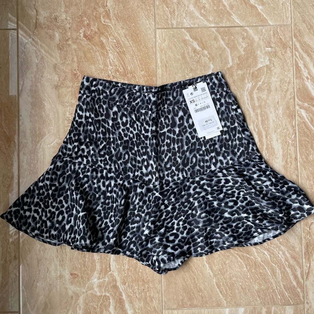 ZARA | Satin Cheetah Print Mini Skirt/Skort